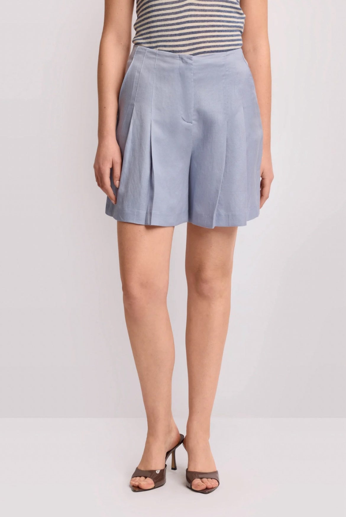 PANTALONI CORTI CON PIEGHE - DOMINGO