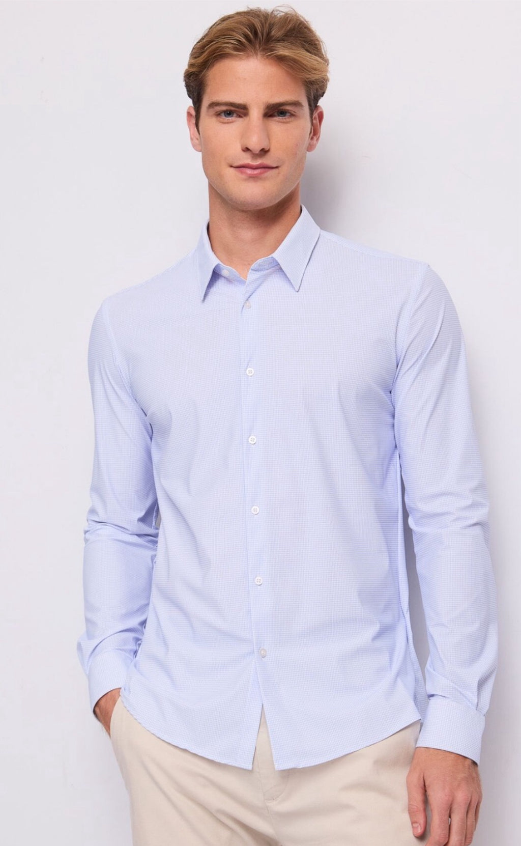 Camicia slim in nylon stampato “non stiro”