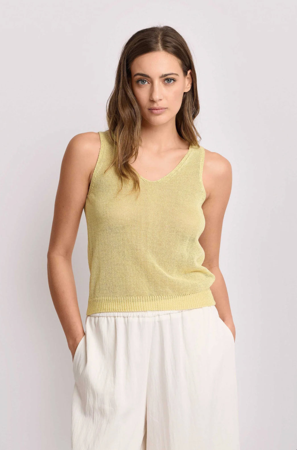 TOP IN MAGLIA CON SCOLLO A V - EUPORO