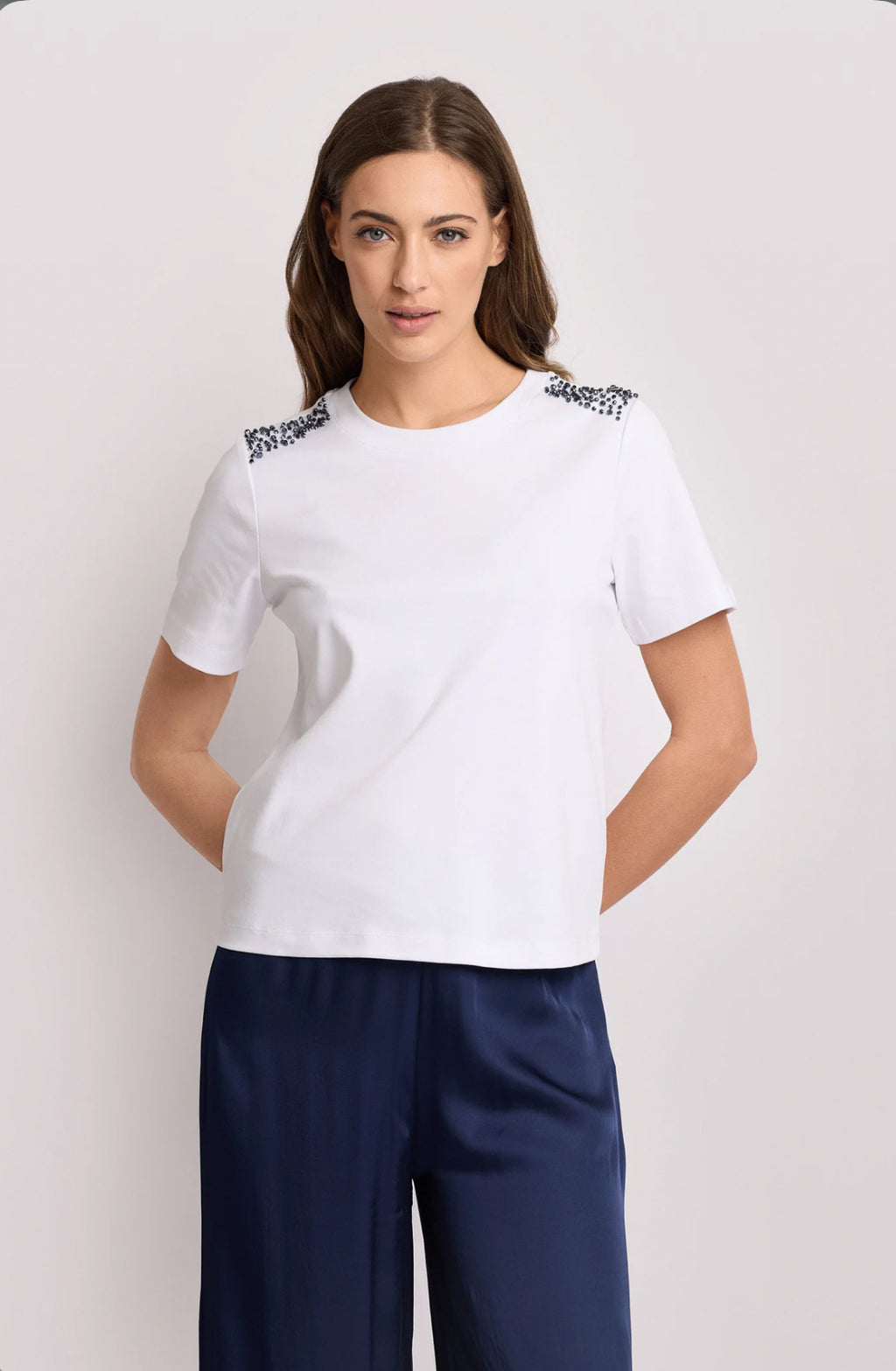 T-SHIRT CON APPLICAZIONI GIOIELLO - MARIACRISTINA