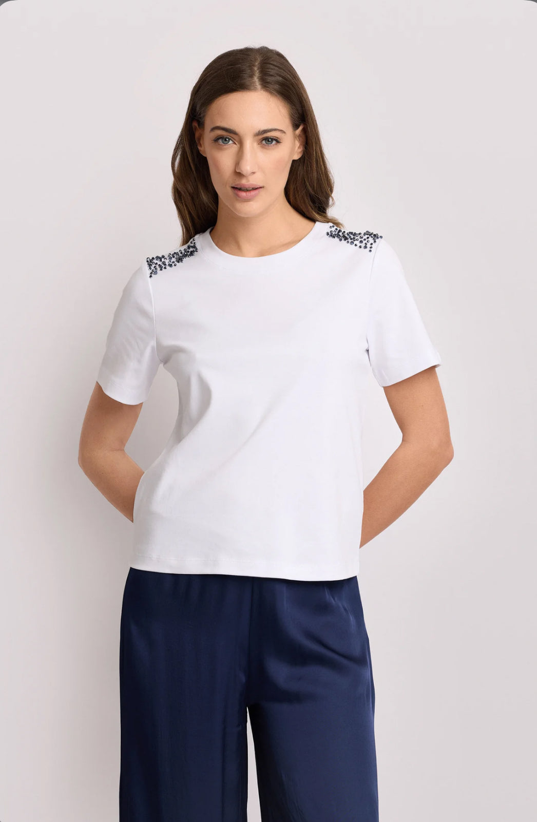 T-SHIRT CON APPLICAZIONI GIOIELLO - MARIACRISTINA