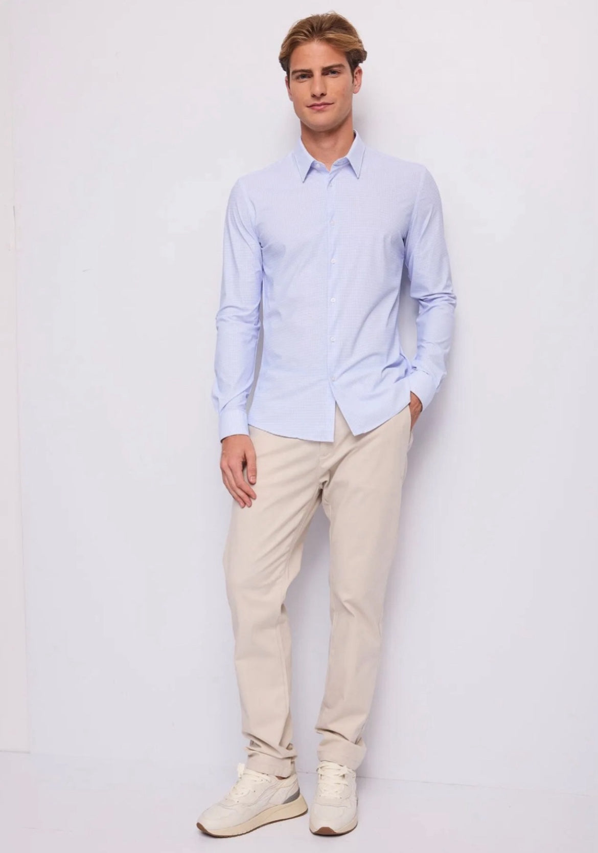 Camicia slim in nylon stampato “non stiro”
