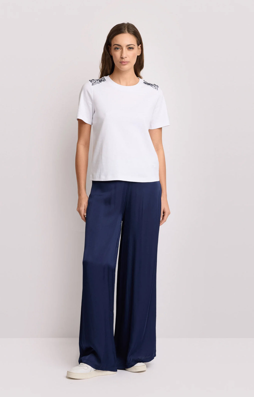 T-SHIRT CON APPLICAZIONI GIOIELLO - MARIACRISTINA